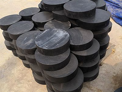 德州板式橡胶支座由若干层橡胶片与薄钢板经加压硫化
